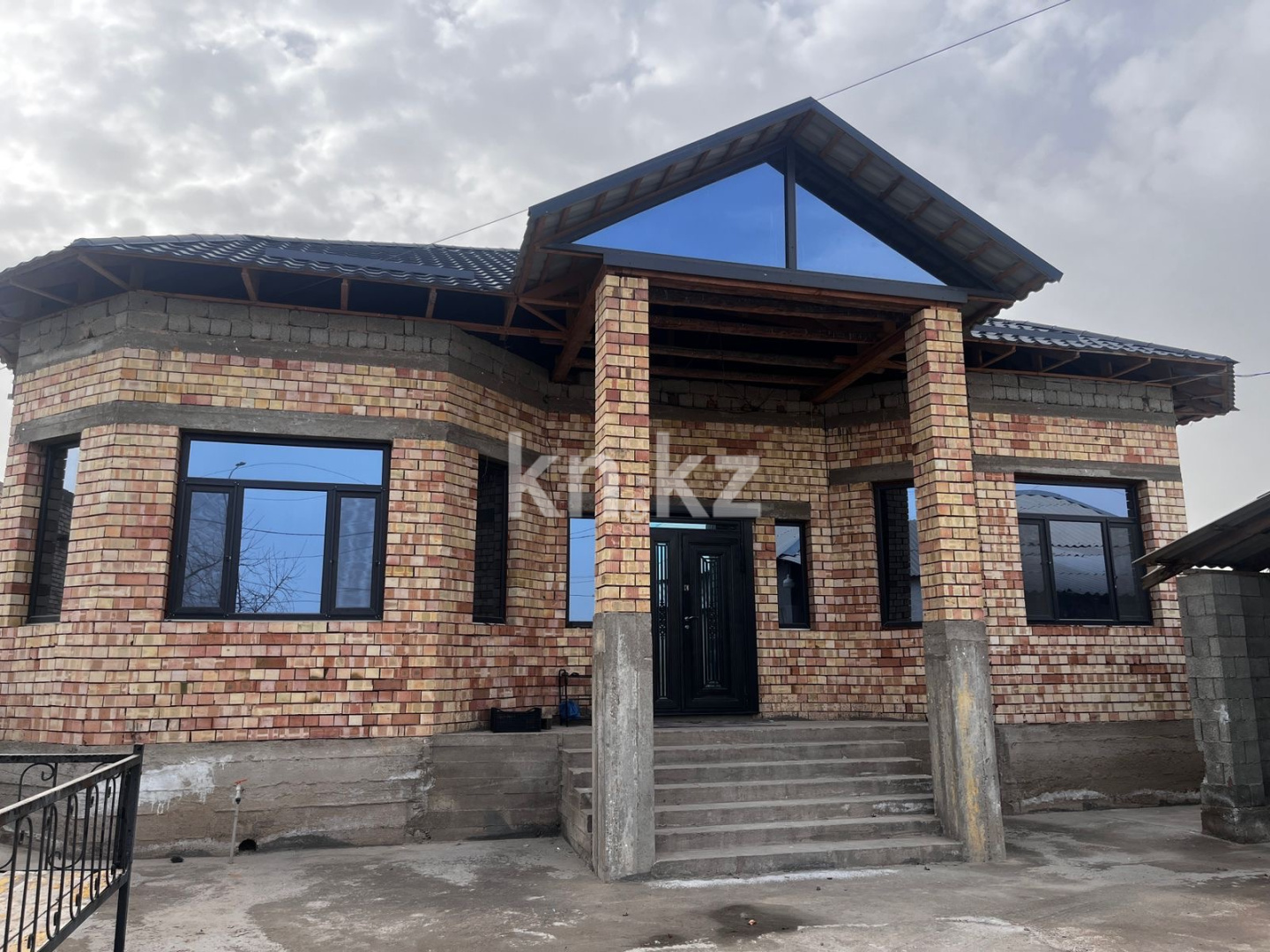 Продажа 5-комнатного дома, 188 м² - Продажа домов, коттеджей в Казахстане фото 2 из 8