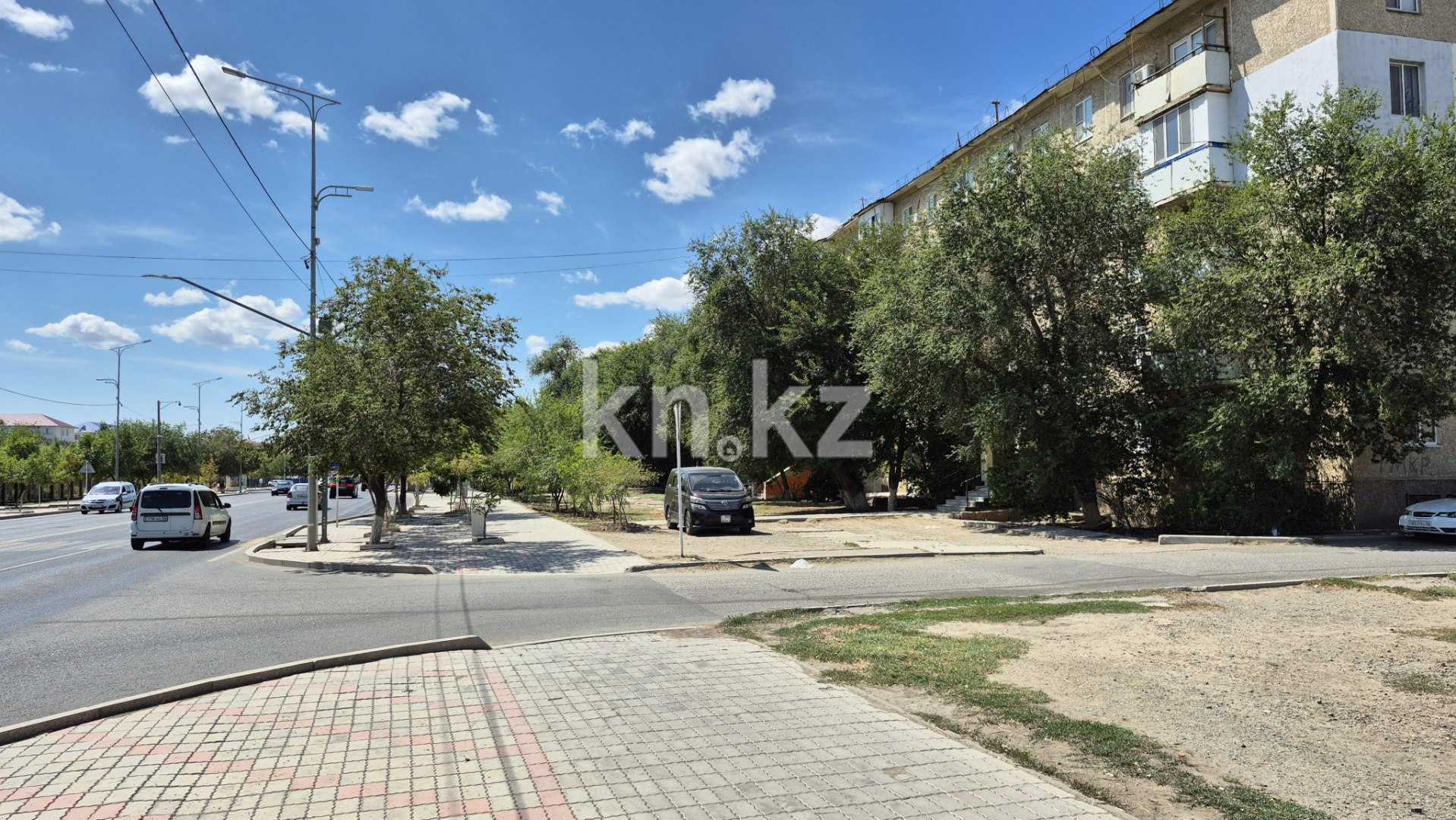 Продажа 2-комнатной квартиры, 44 м², ул. Адмирала Льва Владимирского, дом  14 - Продажа и аренда недвижимости в Атырау фото 1 из 15