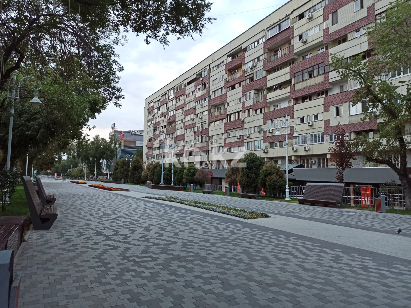 Продажа 5-комнатной квартиры, 105 м², пр. Жибек жолы, дом  81 - ул. Байсеитовой - Продажа квартир в Казахстане фото 1 из 9
