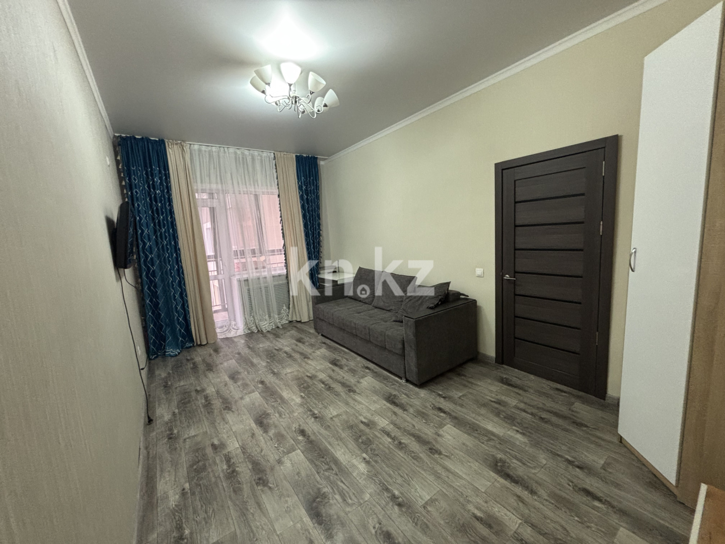 Продажа 1-комнатной квартиры, 40.2 м², пр. Шахтеров, дом  52Б в Караганде - фото 8