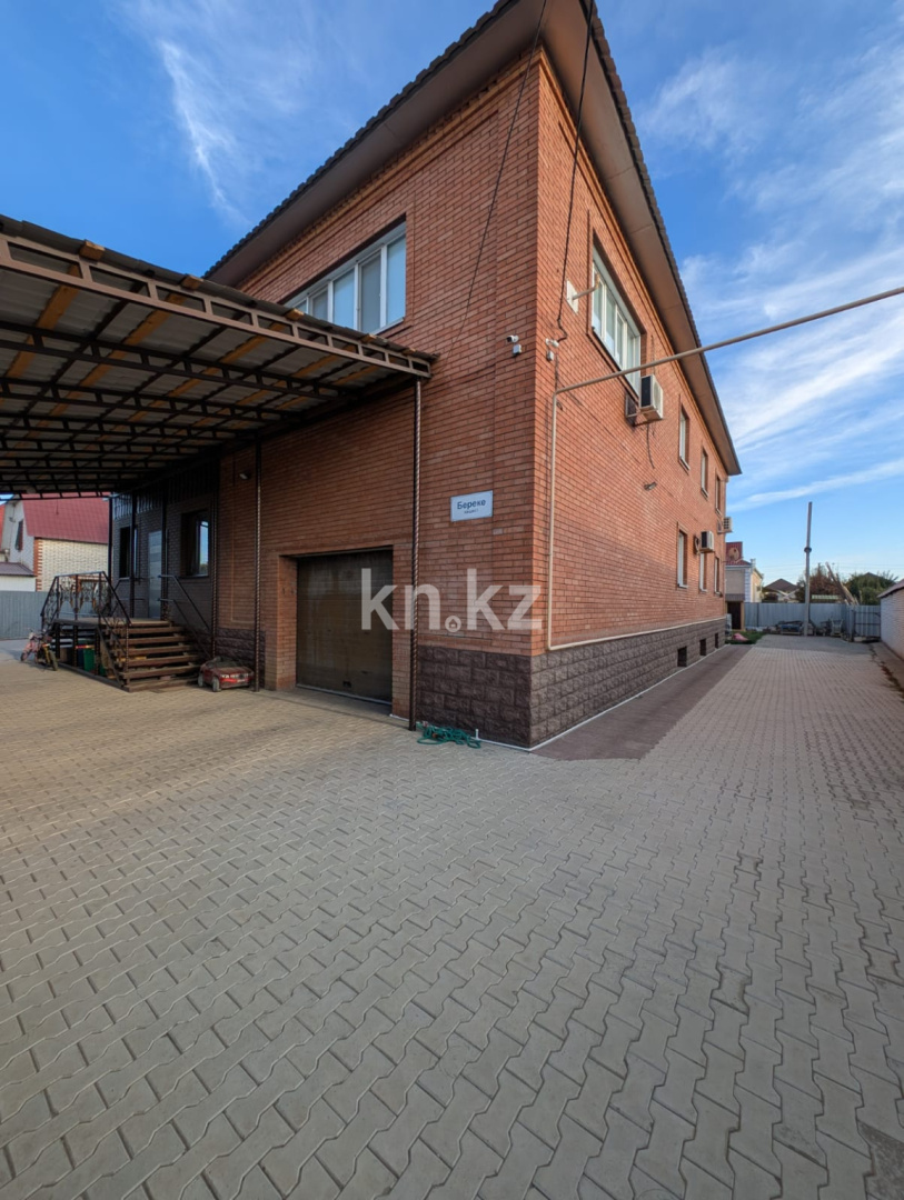 Продажа 6-комнатного дома, 525.2 м², ул. Береке, дом  18 - Продажа домов, коттеджей в Уральске фото 2 из 40