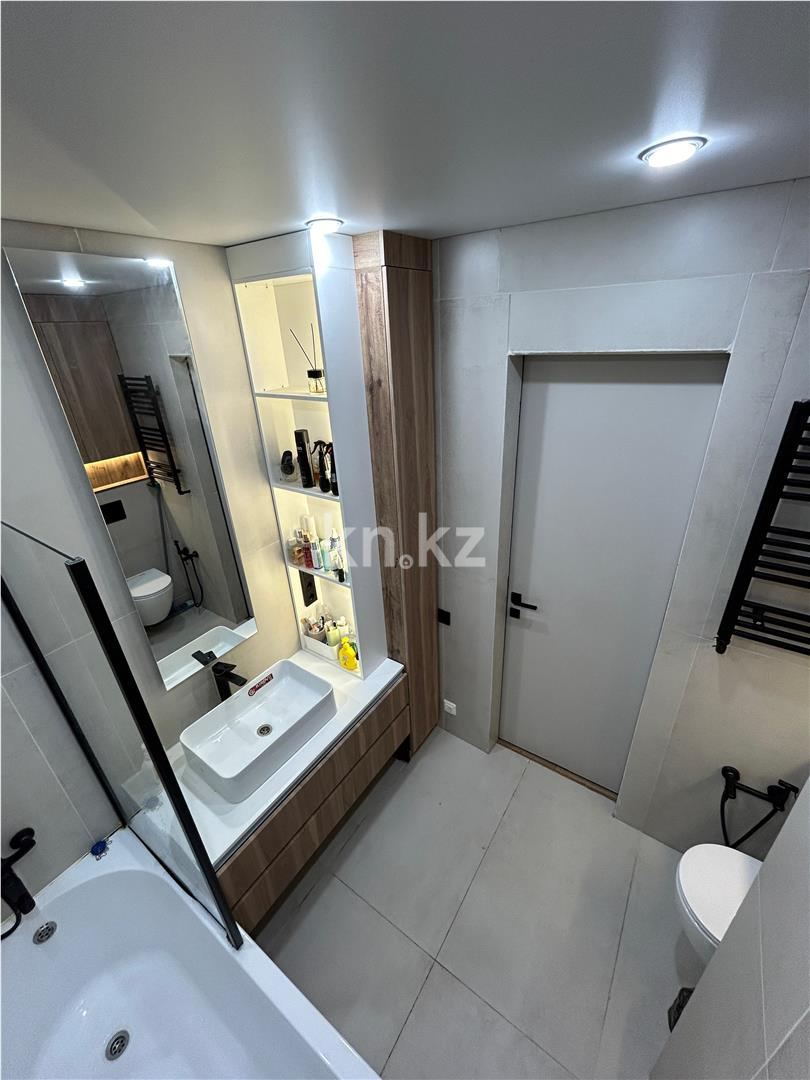 Продажа 3-комнатной квартиры, 83 м², ул. Муканова - Продажа  трехкомнатных квартир в Караганде фото 9 из 15