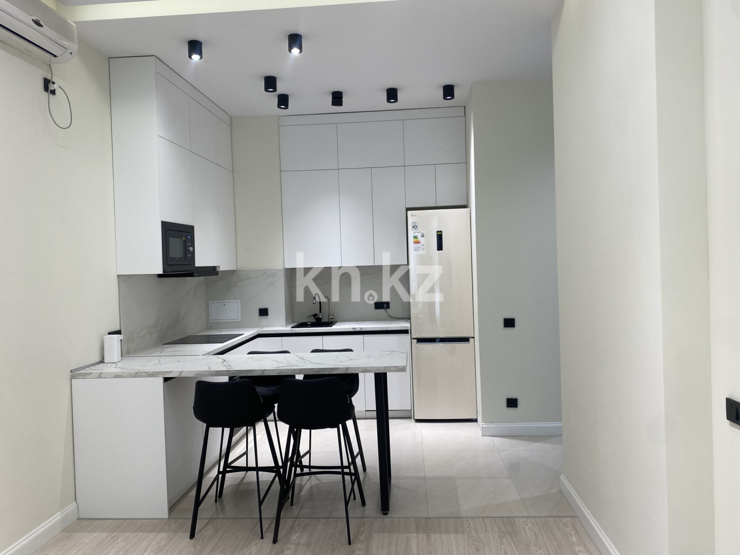 Аренда 2-комнатной квартиры, 60 м² - Аренда квартир помесячно в Алматы фото 1 из 13