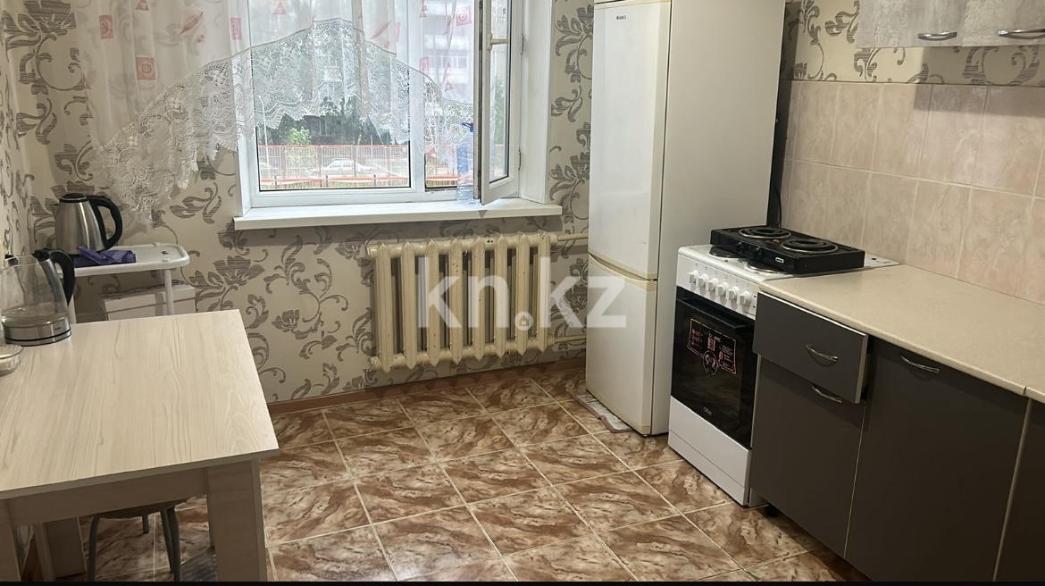 Аренда 3-комнатной квартиры, 78 м², ул. Таттимбета, дом  10 - Аренда  трехкомнатных квартир помесячно в Караганде фото 1 из 5