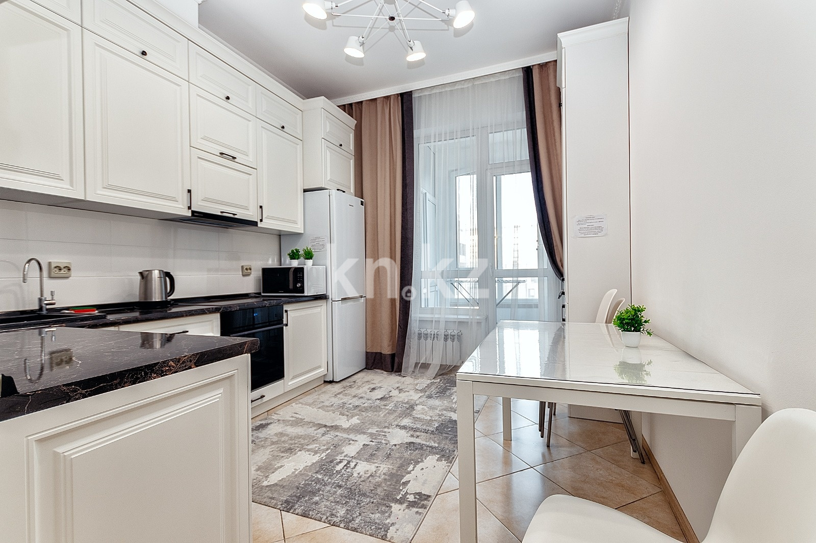 Аренда 3-комнатной квартиры посуточно, 100 м² - Аренда квартир посуточно в р-не Есиль Астаны фото 1 из 9