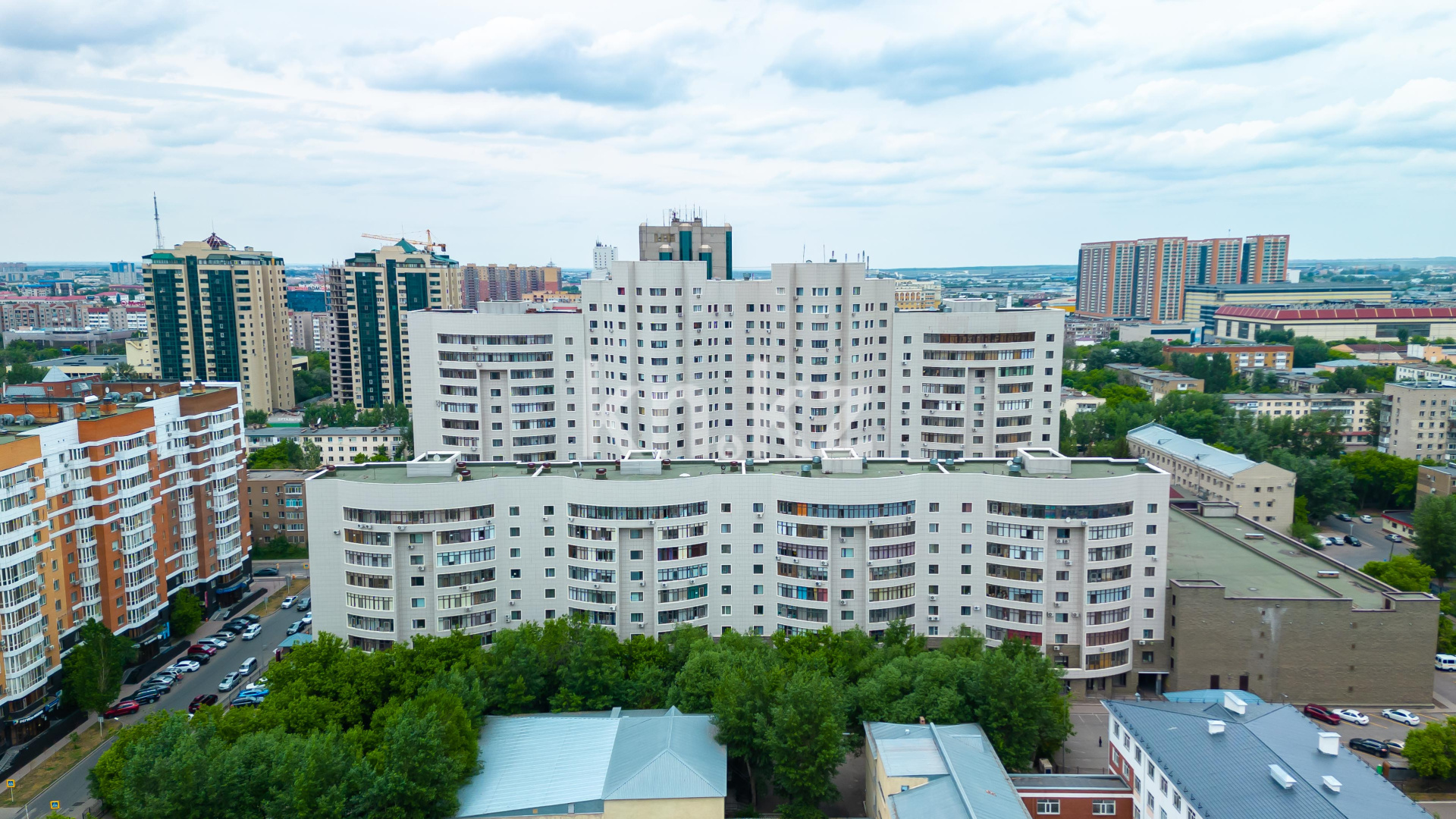 ЖК Абай в Астане: жилой комплекс, описание, цены, планировки и фото.  Новостройки на kn.kz