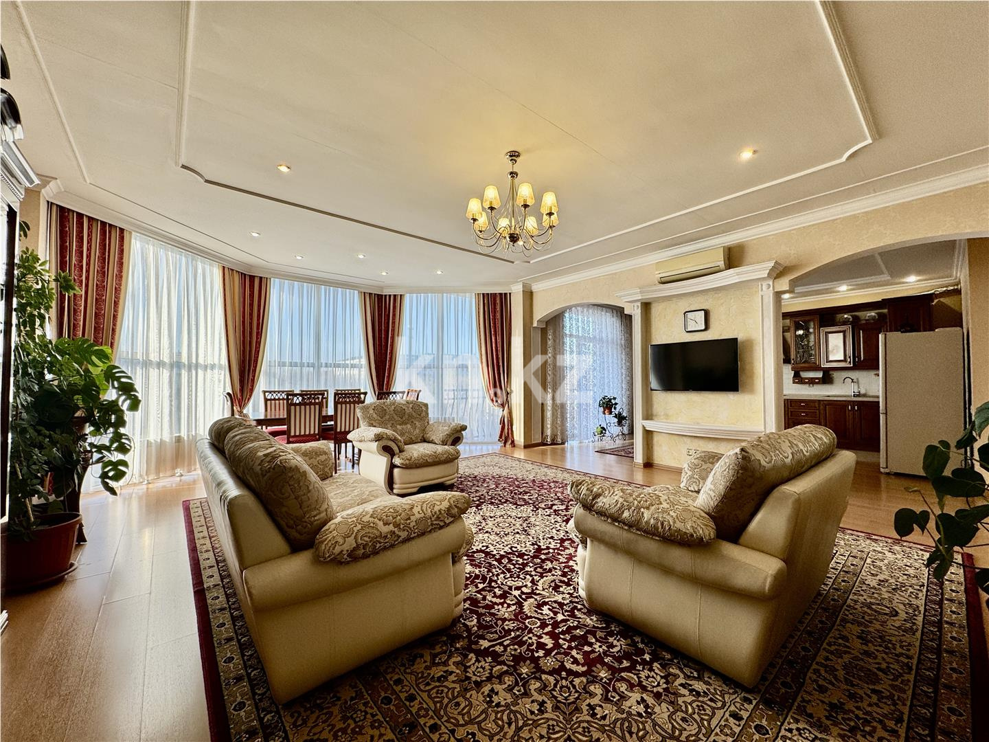 Продажа 3-комнатной квартиры, 132 м², ул. Абая, дом  5 - Продажа квартир в Караганде фото 7 из 38