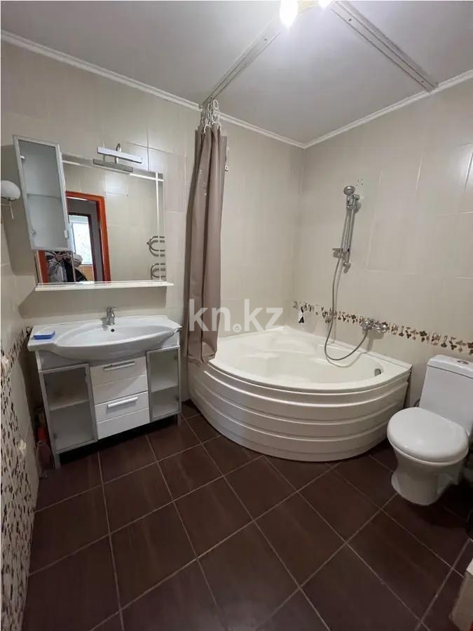 Продажа 3-комнатной квартиры, 63 м², мкр-н Коктем-1, дом  9 в Алматы - фото 5