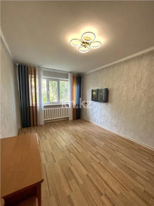 Продажа 3-комнатной квартиры, 62 м², мкр-н Восток-2, дом  14 в Караганде - фото 2