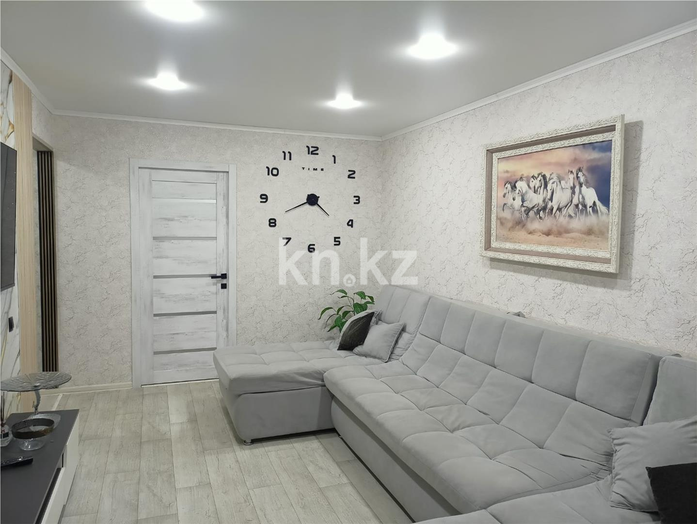 Продажа 2-комнатной квартиры, 43 м², мкр-н 7-й - Продажа земельных участков в Жезказгане фото 2 из 9