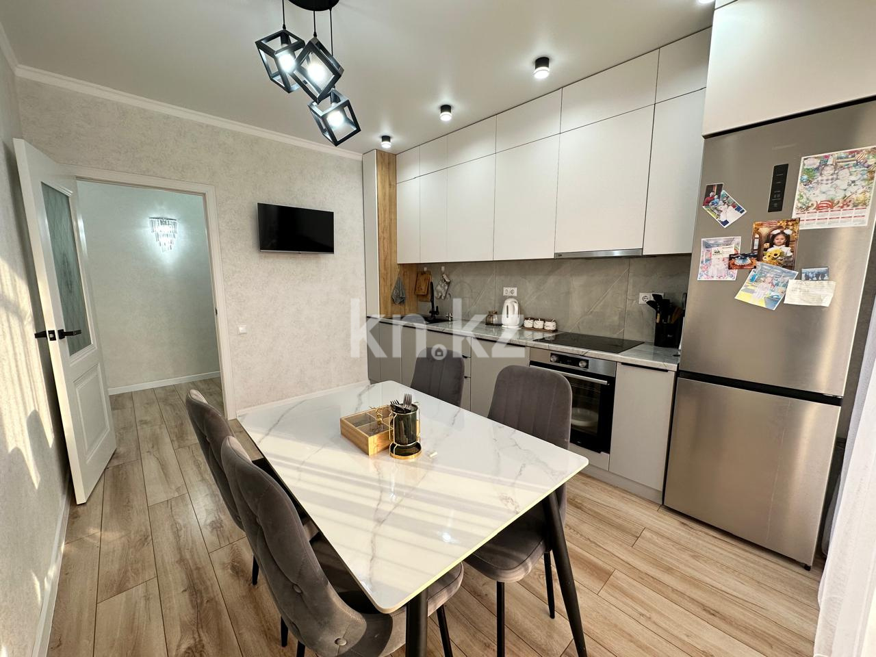 Продажа 3-комнатной квартиры, 81 м², ул. Муканова - Продажа  трехкомнатных квартир в Караганде фото 1 из 13