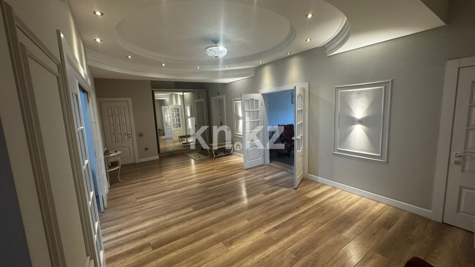Продажа 3-комнатной квартиры, 170 м², ул. Зенкова, дом  36 - ул. Богенбай батыра - Продажа  трехкомнатных квартир в новостройках Алматы с фото фото 1 из 14