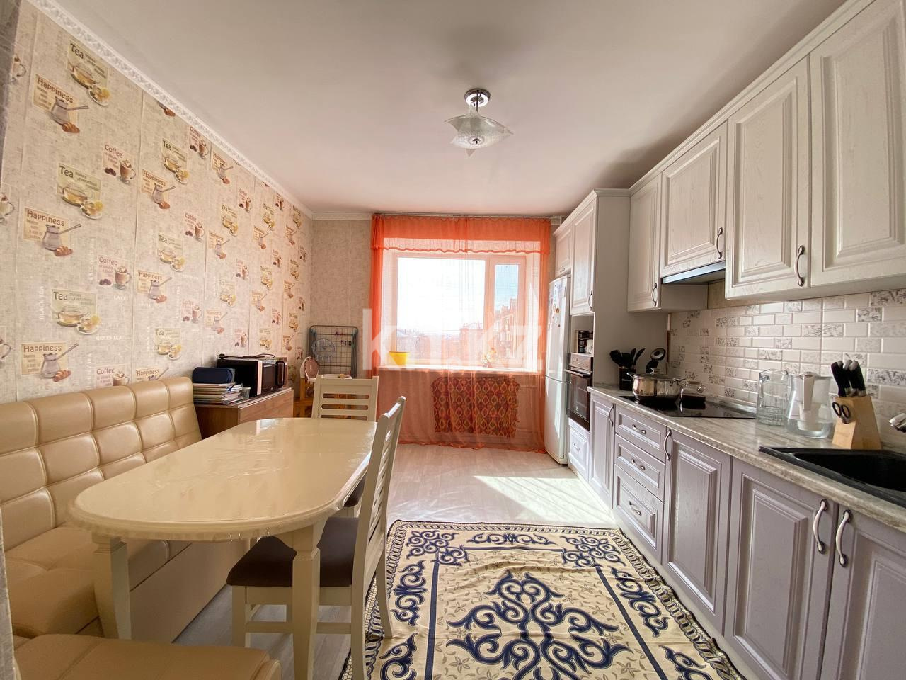 Продажа 2-комнатной квартиры, 60 м², ул. Дружбы - Продажа  двухкомнатных квартир в Караганде фото 1 из 10