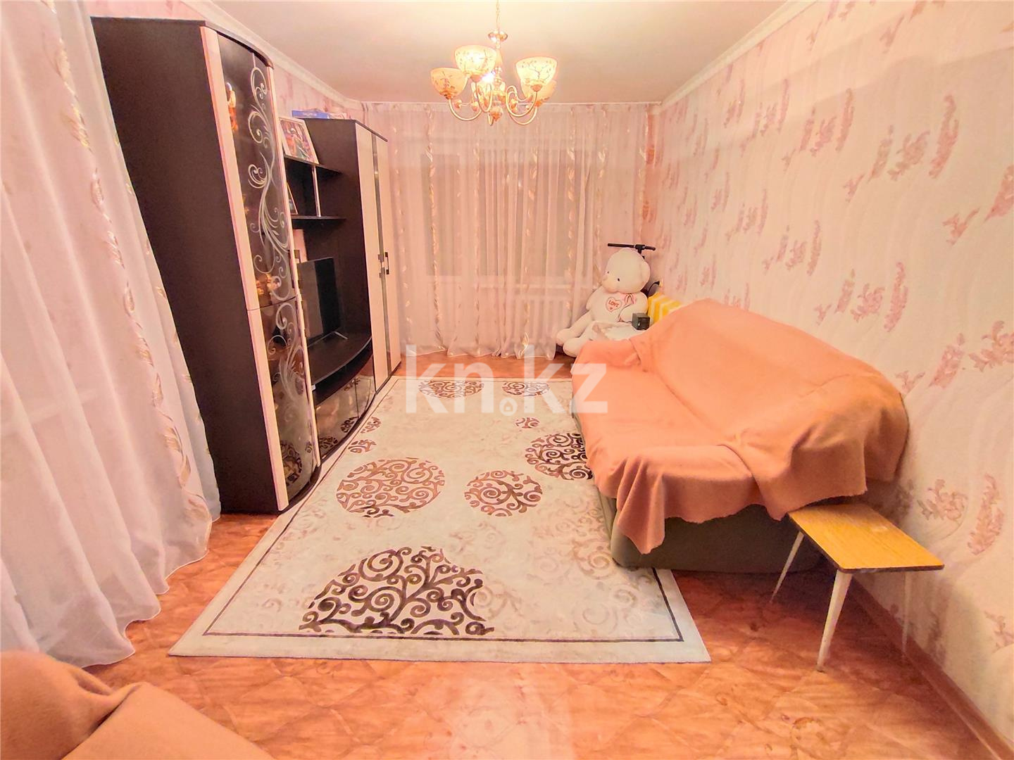 Продажа 3-комнатной квартиры, 62 м², ул. Муканова - Продажа  трехкомнатных квартир в Караганде фото 1 из 16