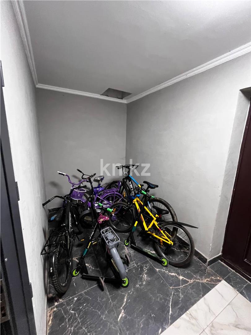 Продажа 3-комнатной квартиры, 68 м², ул. Дюсембекова - Продажа и аренда недвижимости в Караганде фото 39 из 52