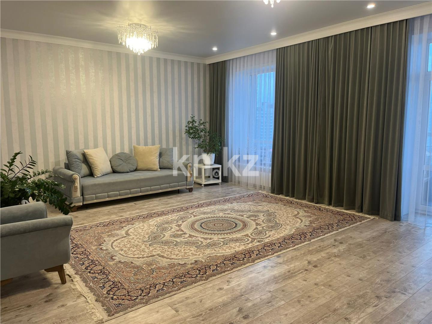 Продажа 4-комнатной квартиры, 126 м², ул. Сатпаева - Продажа  четырехкомнатных квартир в Астане с фото фото 1 из 14