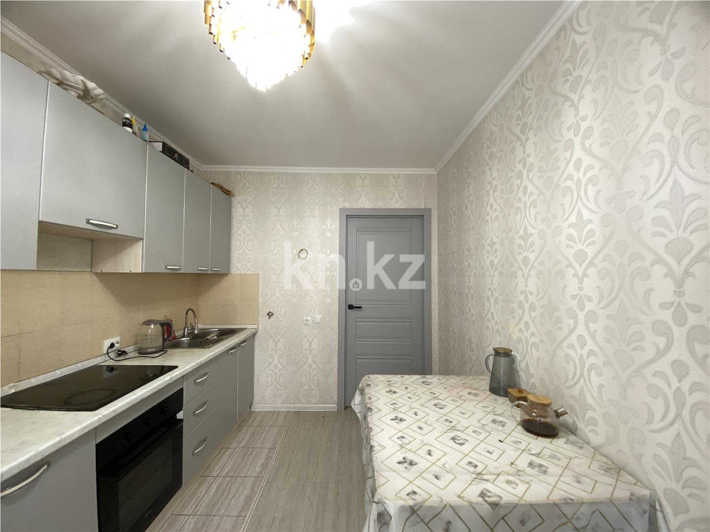 Продажа 2-комнатной квартиры, 60 м², ул. Азербаева в Астане - фото 2