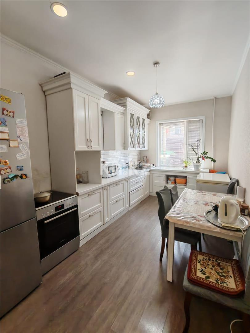 Продажа 4-комнатной квартиры, 98 м², ул. Муканова, дом  67/1 - Продажа  четырехкомнатных квартир в Караганде фото 9 из 16