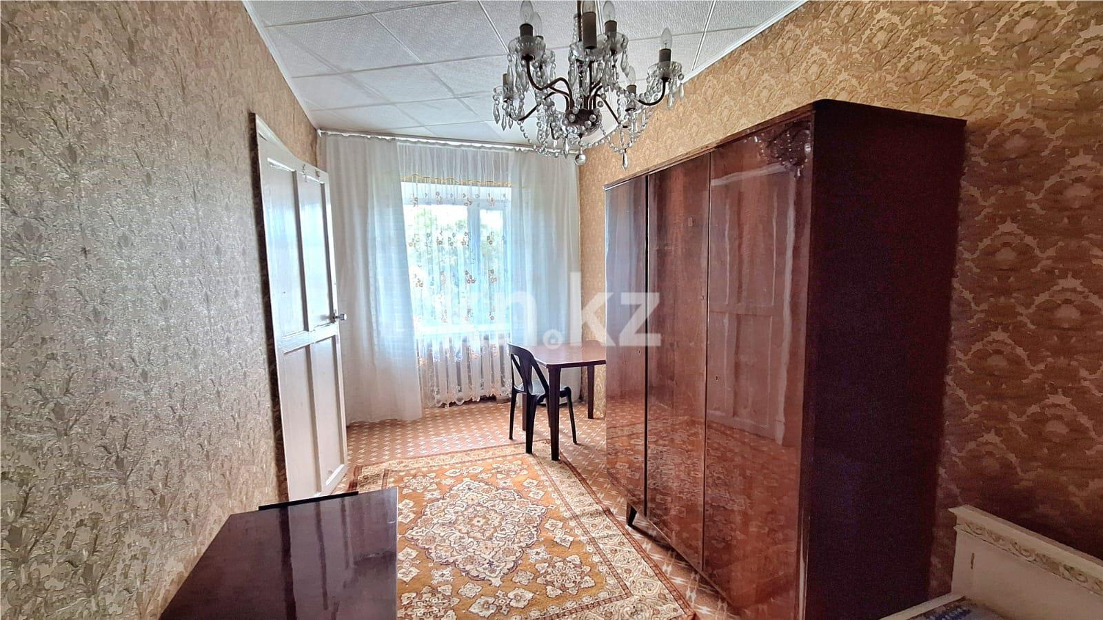 Продажа 2-комнатной квартиры, 43 м², 11 кв-л, дом  8 в Караганде - фото 4
