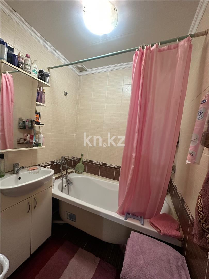 Продажа 3-комнатной квартиры, 64 м², мкр-н Орбита-1 в Караганде - фото 11