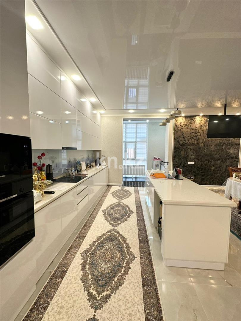 Продажа 3-комнатной квартиры, 112 м², ул. Таттимбета в Караганде - фото 4