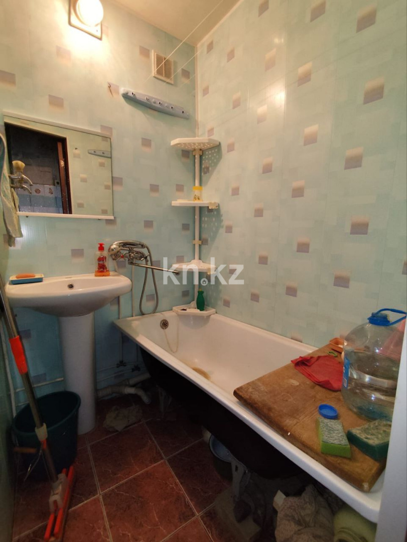 Продажа 3-комнатной квартиры, 51.5 м², ул. Оракбаева, дом  35 - Продажа жилой и коммерческой недвижимости в Уральске фото 5 из 9