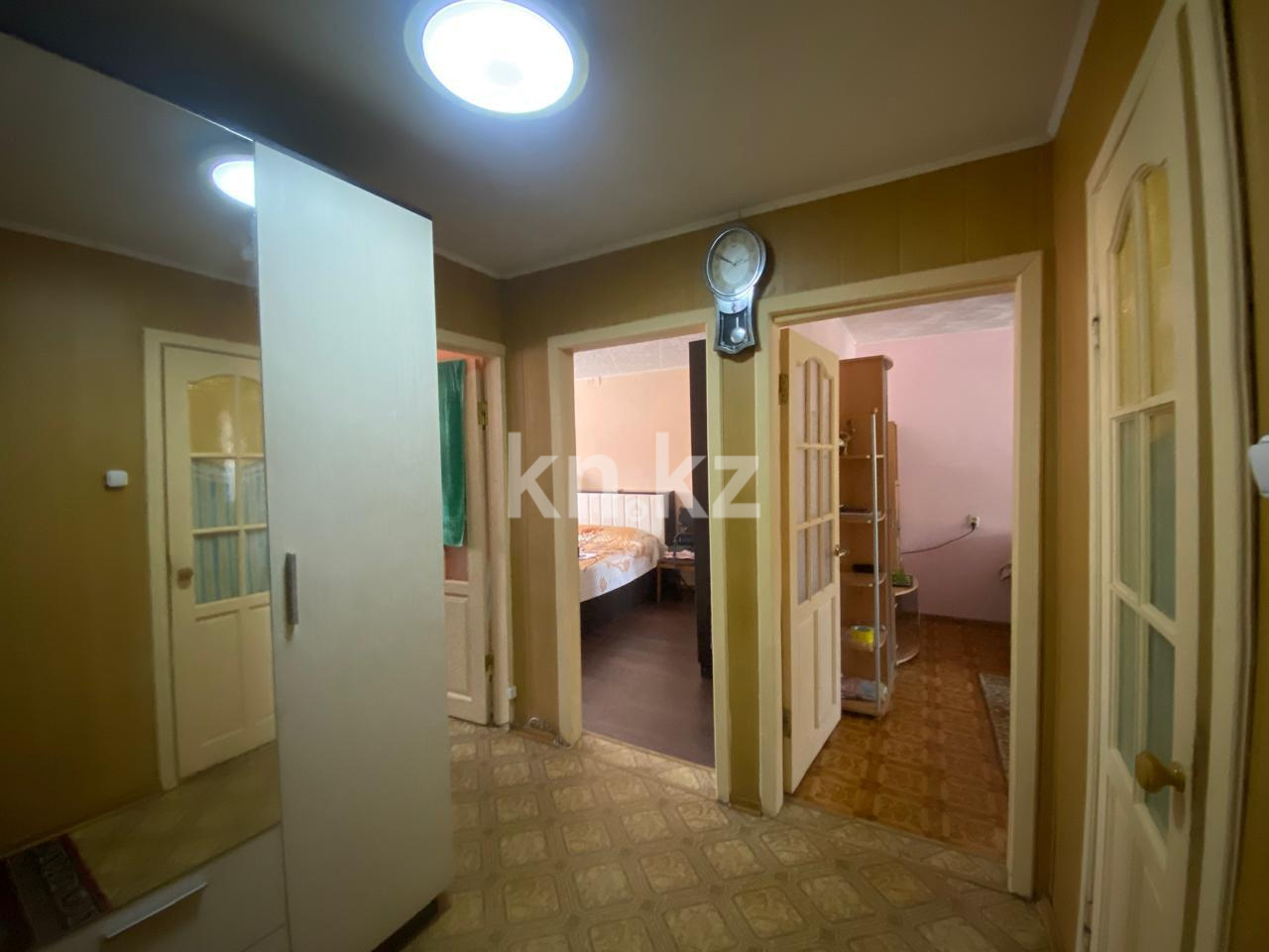 Продажа 3-комнатной квартиры, 62 м², ул. Муканова в Караганде - фото 15