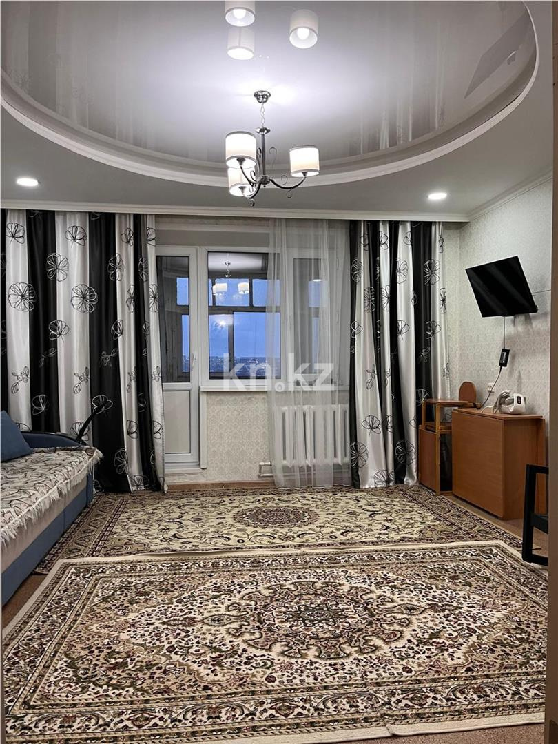 Продажа 3-комнатной квартиры, 65 м², мкр-н 19, дом  75 - Продажа квартир в Караганде фото 1 из 11