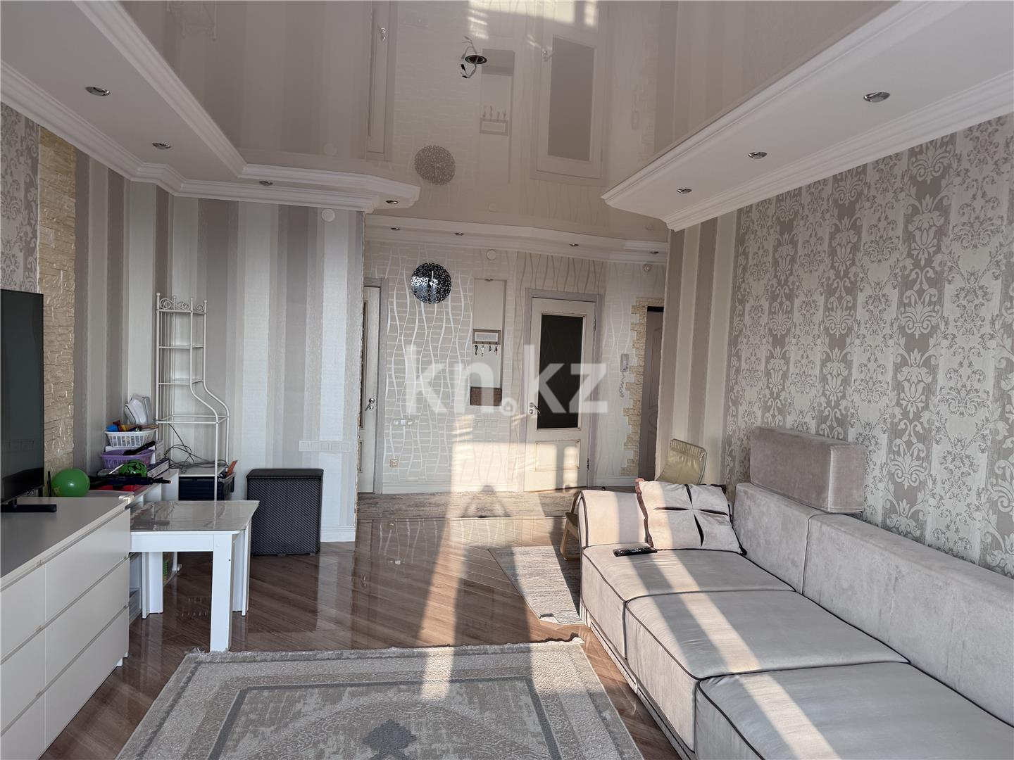 Продажа 2-комнатной квартиры, 80 м², пр. Республики - Продажа  двухкомнатных квартир в Караганде фото 2 из 15