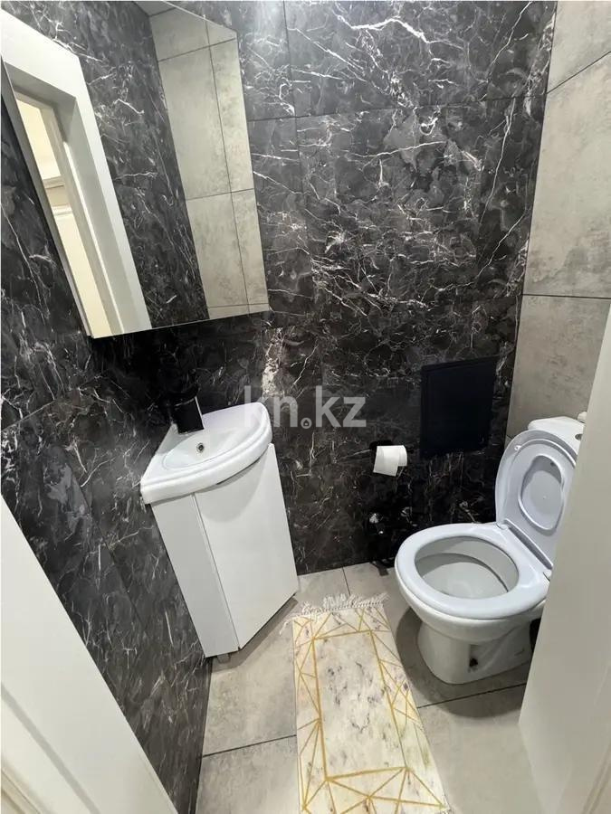 Продажа 3-комнатной квартиры, 70 м², ул. Сыганак, дом  18 в Астане - фото 6
