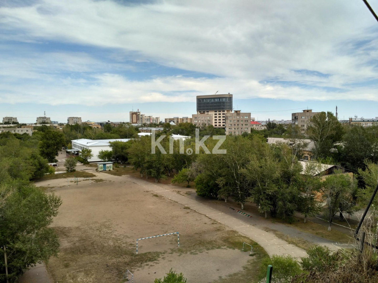 Продажа 3-комнатной квартиры, 60 м², ул. Ержанова, дом  17 - Продажа  трехкомнатных квартир в Караганде без посредников фото 4 из 10