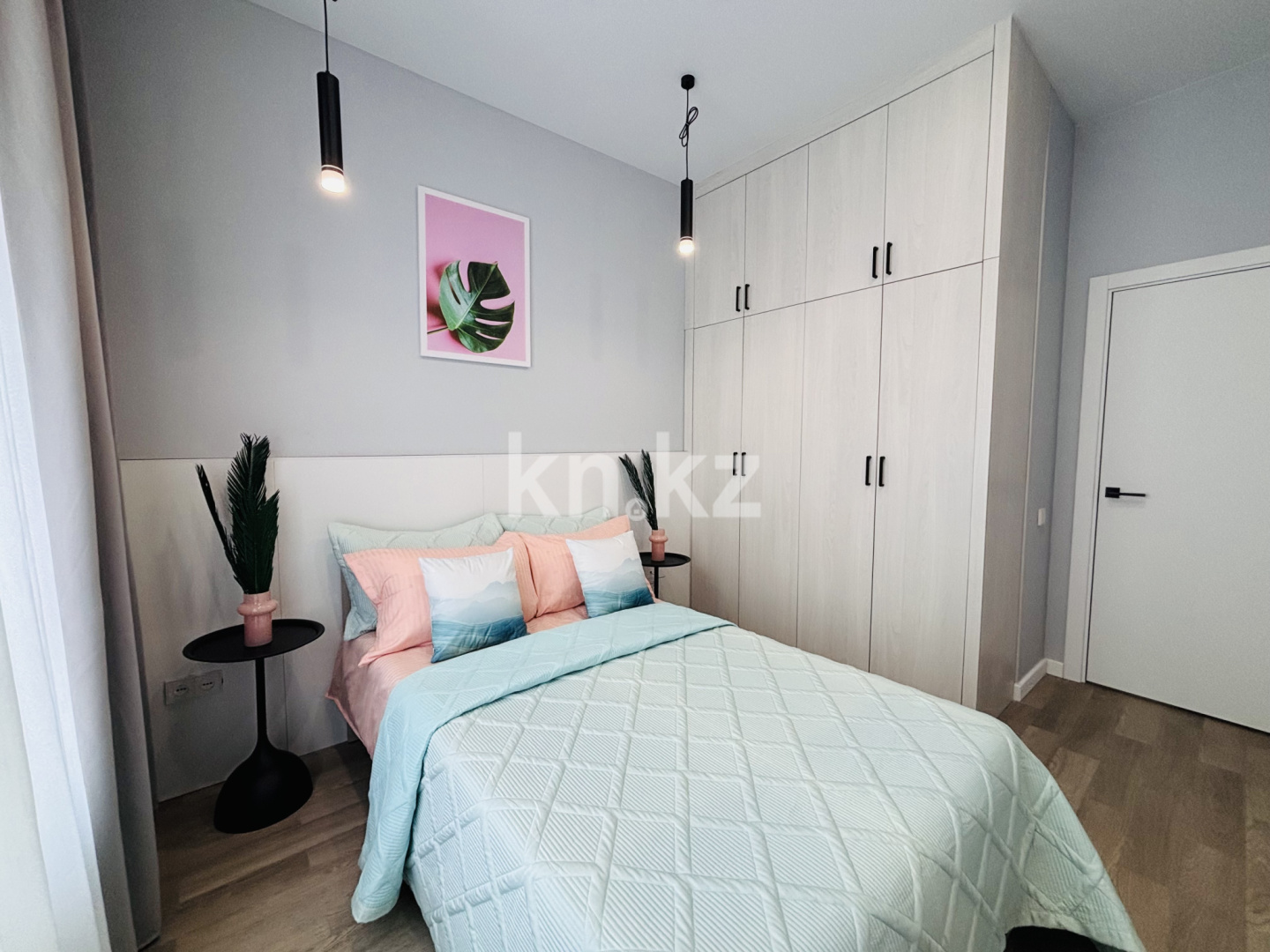 Аренда 3-комнатной квартиры посуточно, 60 м², Сейфуллина, дом  416 - ул. Макатаева - Аренда  трехкомнатных квартир посуточно в Алматы фото 1 из 15