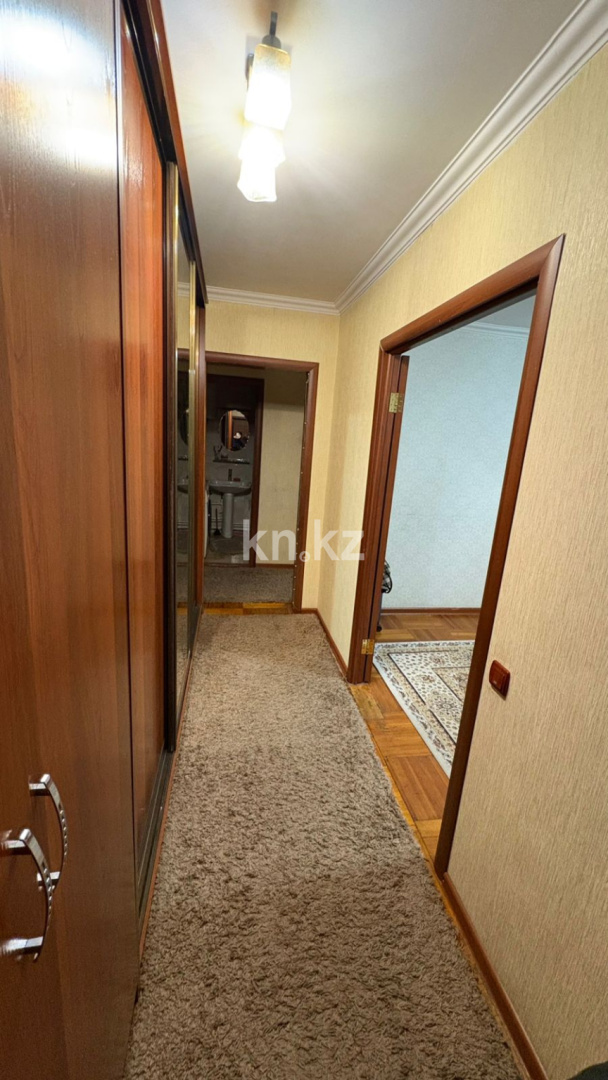 Продажа 3-комнатной квартиры, 65 м², ул. Дюсембекова, дом  49 - Продажа квартир в Караганде фото 10 из 13