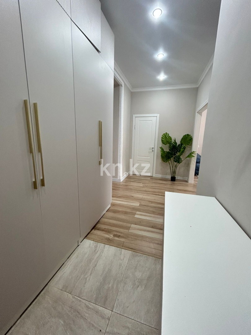 Продажа 3-комнатной квартиры, 89 м², ул. Букетова, дом  3/3 - Продажа  трехкомнатных квартир в Караганде фото 2 из 16