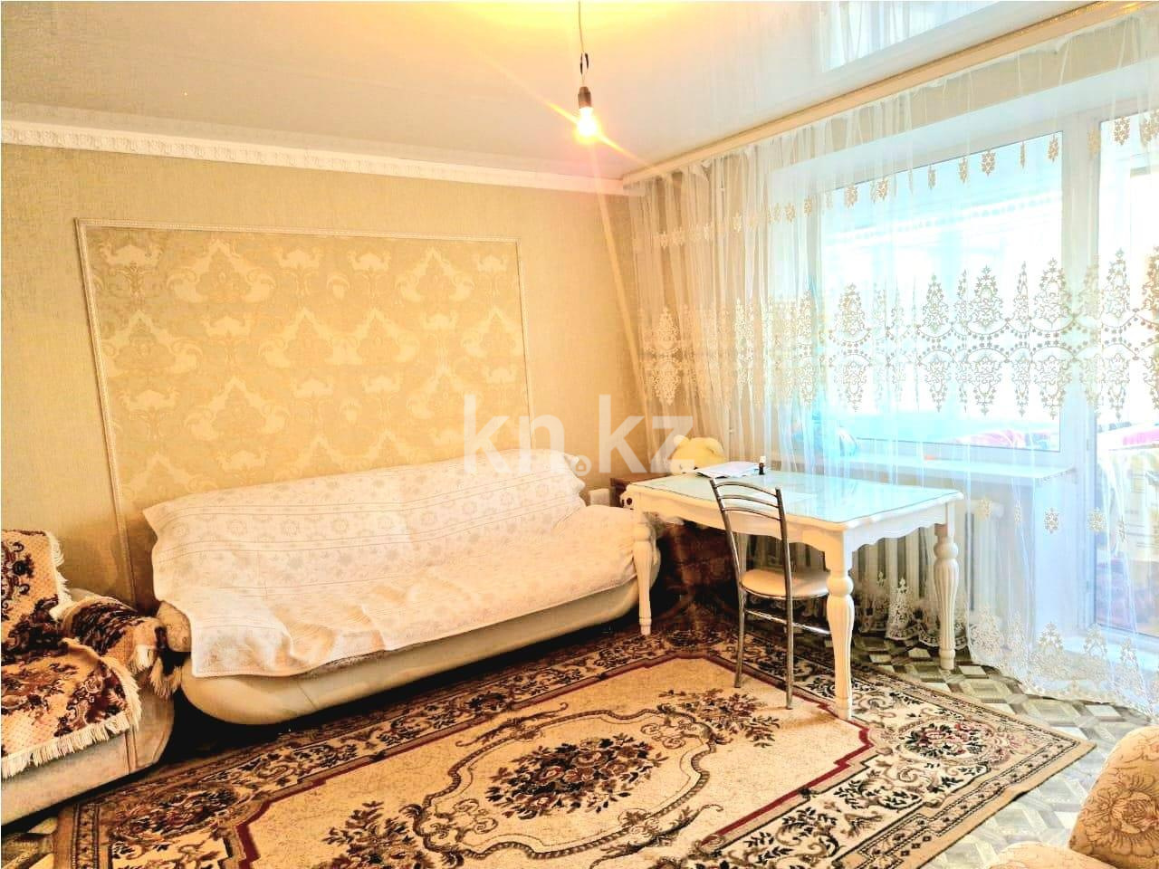 Продажа 3-комнатной квартиры, 64 м², мкр-н Голубые Пруды - Продажа  трехкомнатных квартир в Караганде фото 1 из 15