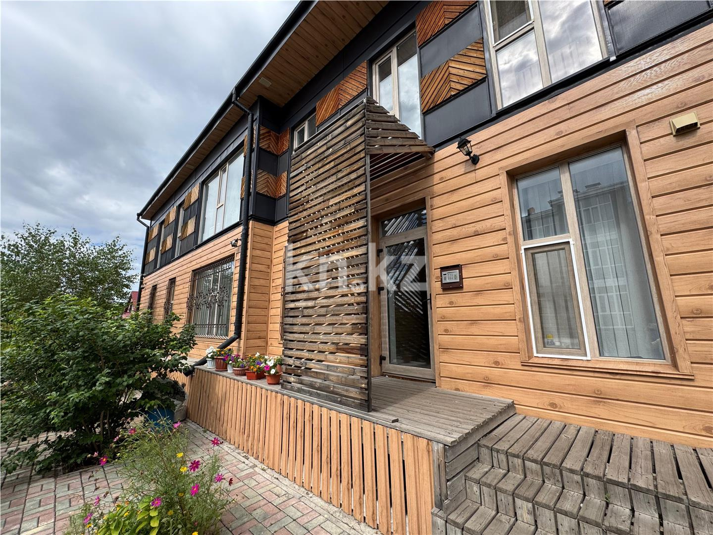 Продажа 4-комнатной квартиры, 164 м², ул. Сарсекова, дом  49 - Продажа  четырехкомнатных квартир в Караганде фото 14 из 16