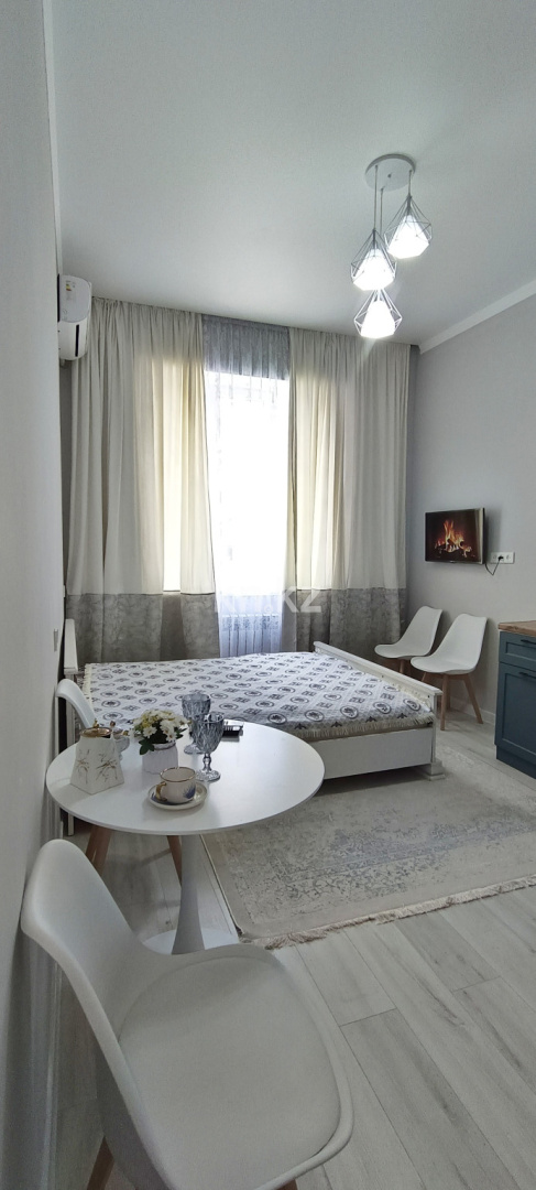 Аренда 1-комнатной квартиры посуточно, 28 м², мкр-н Калкаман-1, дом  5/7 - пр. Райымбека - Аренда квартир посуточно в Алматы без посредников с фото фото 1 из 3