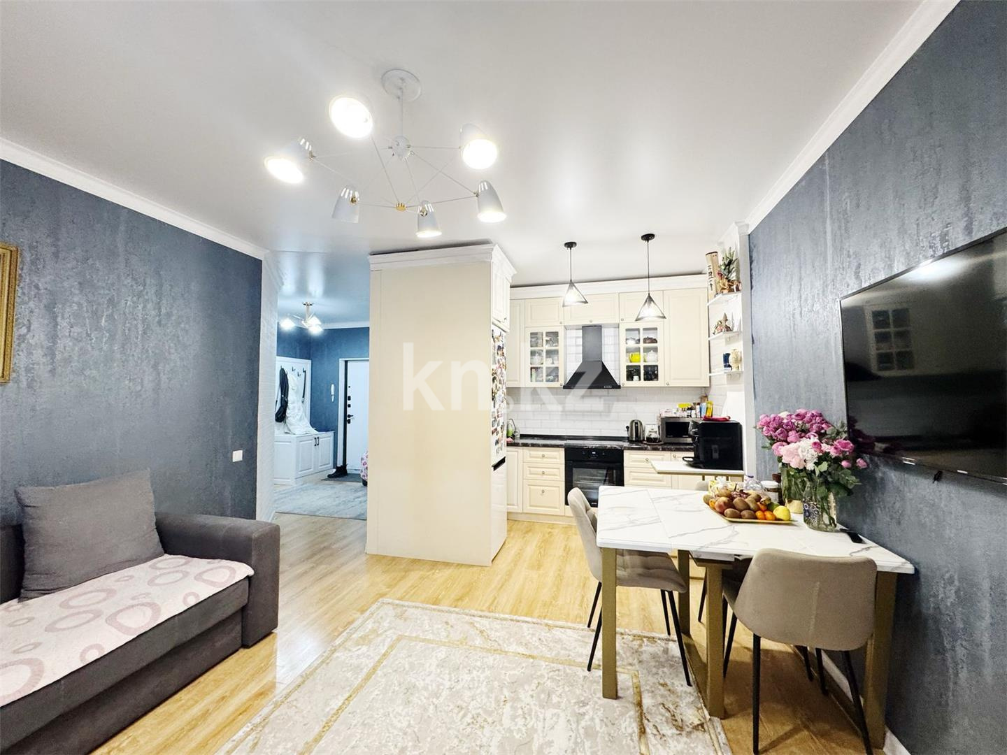 Продажа 2-комнатной квартиры, 57 м², ул. Нарикбаева в Астане - фото 2