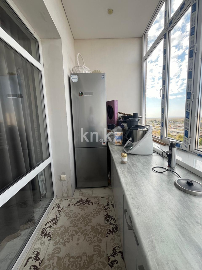 Продажа 3-комнатной квартиры, 76 м², ул. Муканова, дом  1/9 в Караганде - фото 9