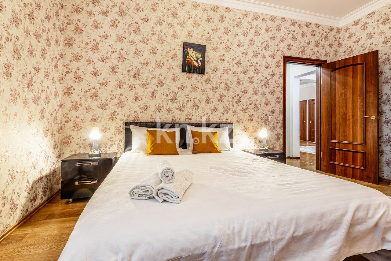 Аренда 3-комнатной квартиры посуточно, 130 м², ул. Кунаева, дом  35/1 - Аренда квартир посуточно в Астане с фото фото 27 из 37