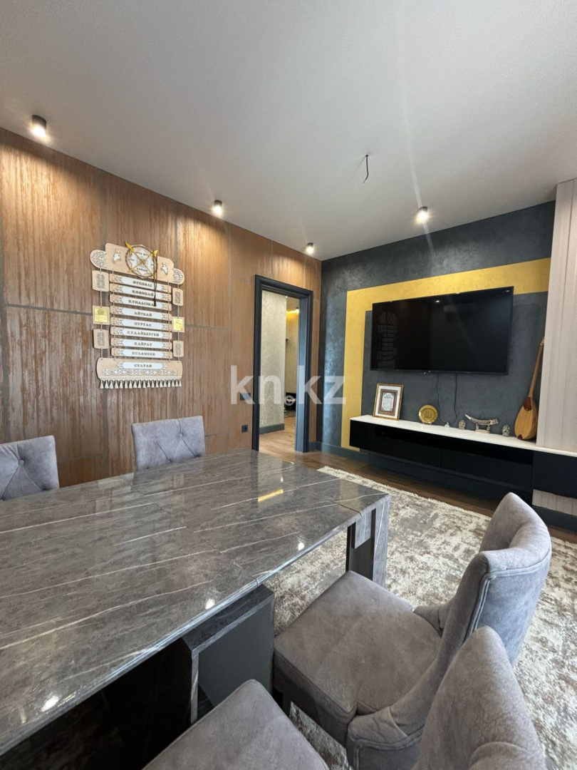 Продажа 4-комнатной квартиры, 107 м², пр. Шахтеров, дом  52б - Продажа  четырехкомнатных квартир в Караганде фото 1 из 11