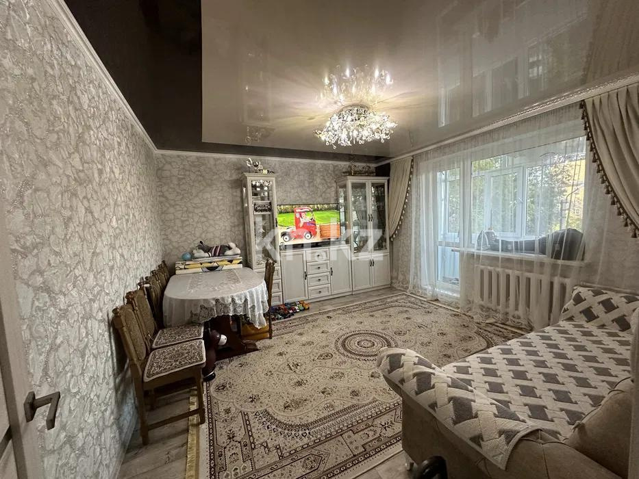 Продажа 3-комнатной квартиры, 62 м², мкр-н Восток-3, дом  17 - Продажа  трехкомнатных квартир в Караганде фото 1 из 6