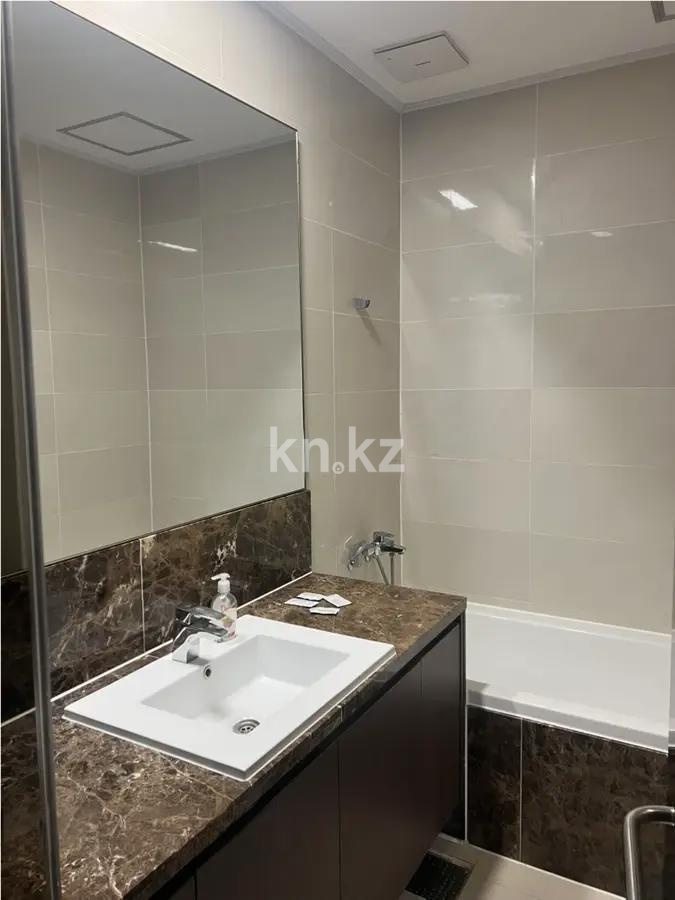 Продажа 2-комнатной квартиры, 70 м², пр. Кошкарбаева, дом  10/1 в Астане - фото 3