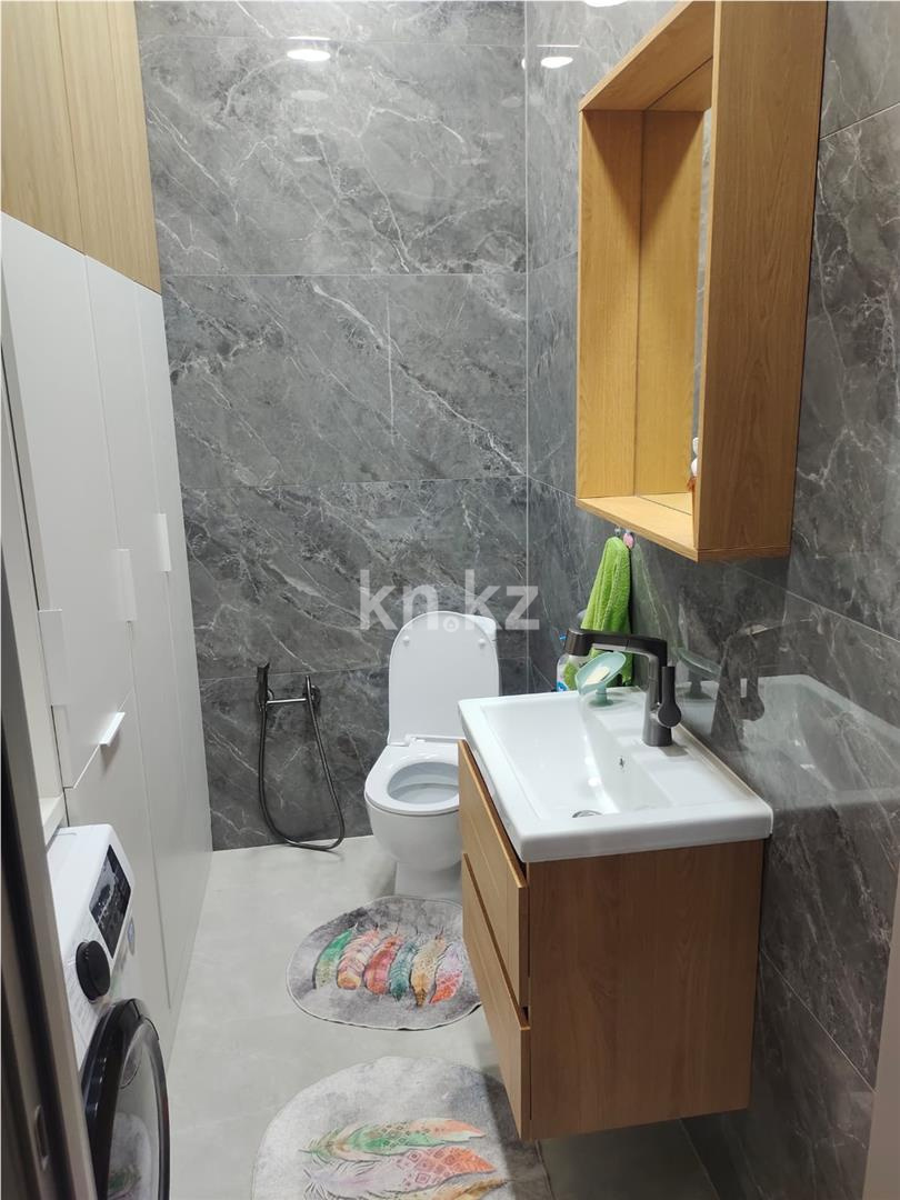 Продажа 3-комнатной квартиры, 82 м², 067 учетный квартал, дом  ст502 - Продажа квартир в Караганде с фото фото 11 из 14