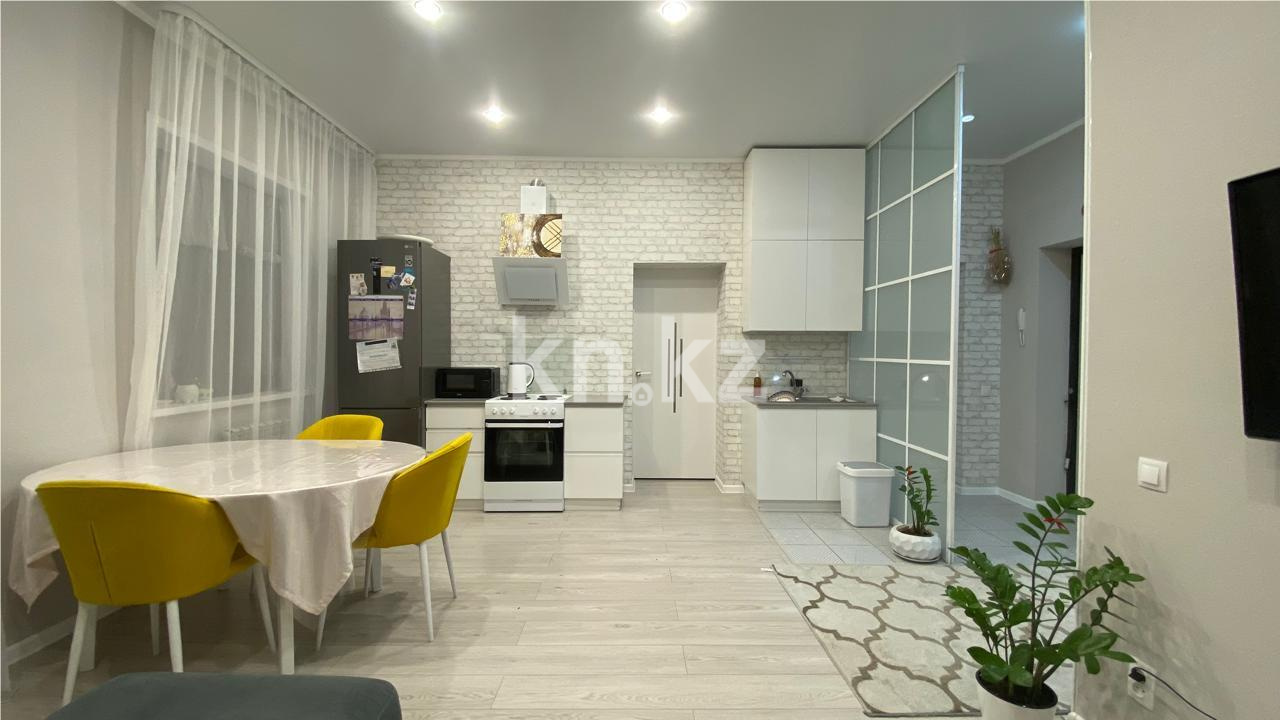 Продажа 2-комнатной квартиры, 43 м², ул. Анжерская - Продажа  двухкомнатных квартир в Караганде с фото фото 1 из 9