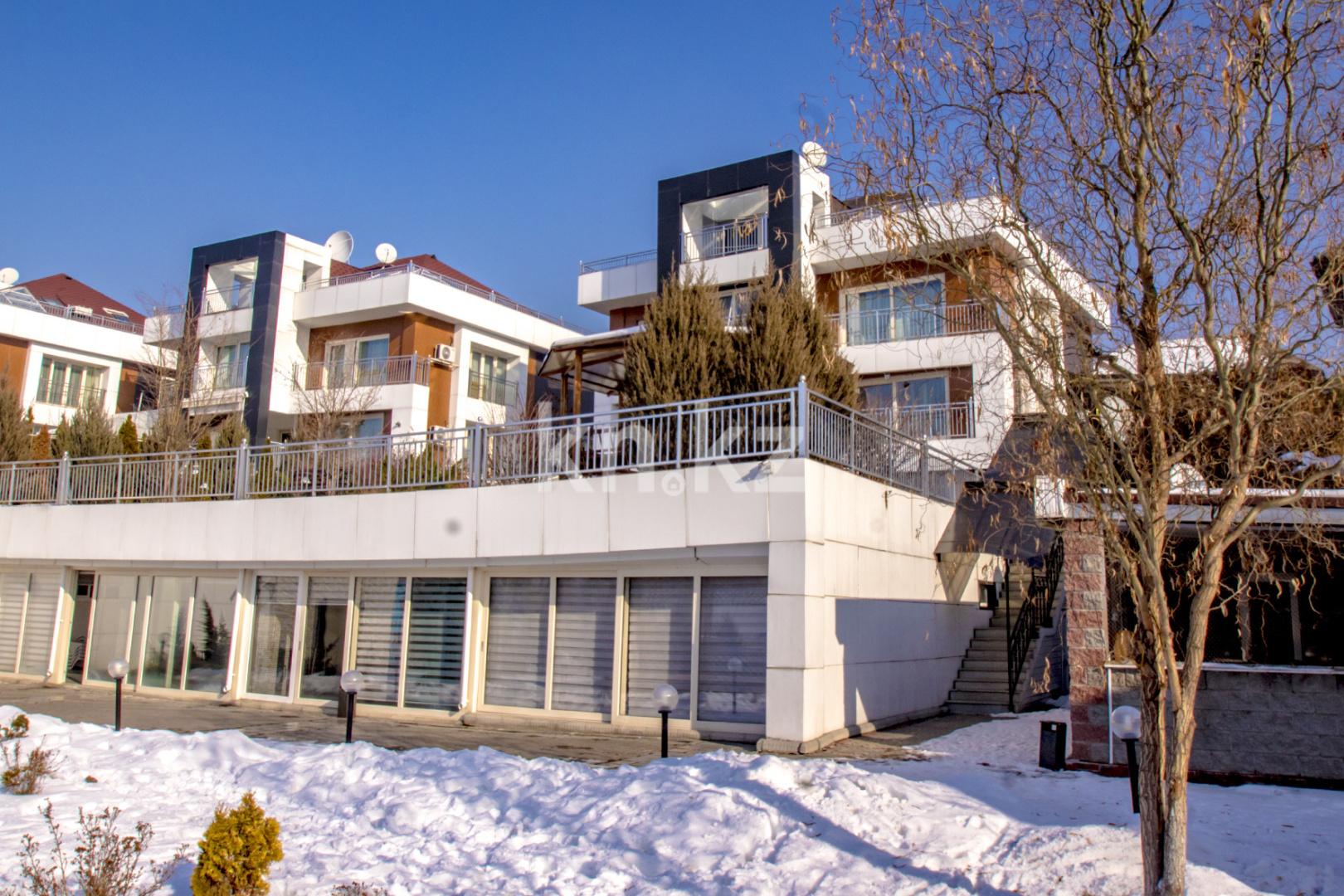 Продажа 10-комнатного дома, 850 м² в Алматы - фото 2