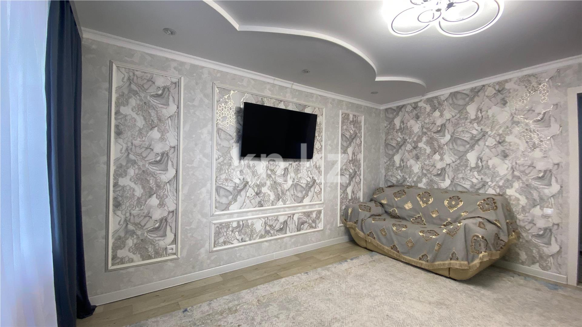 Продажа 4-комнатной квартиры, 76 м², пр. Республики - Продажа  четырехкомнатных квартир в Караганде фото 2 из 16