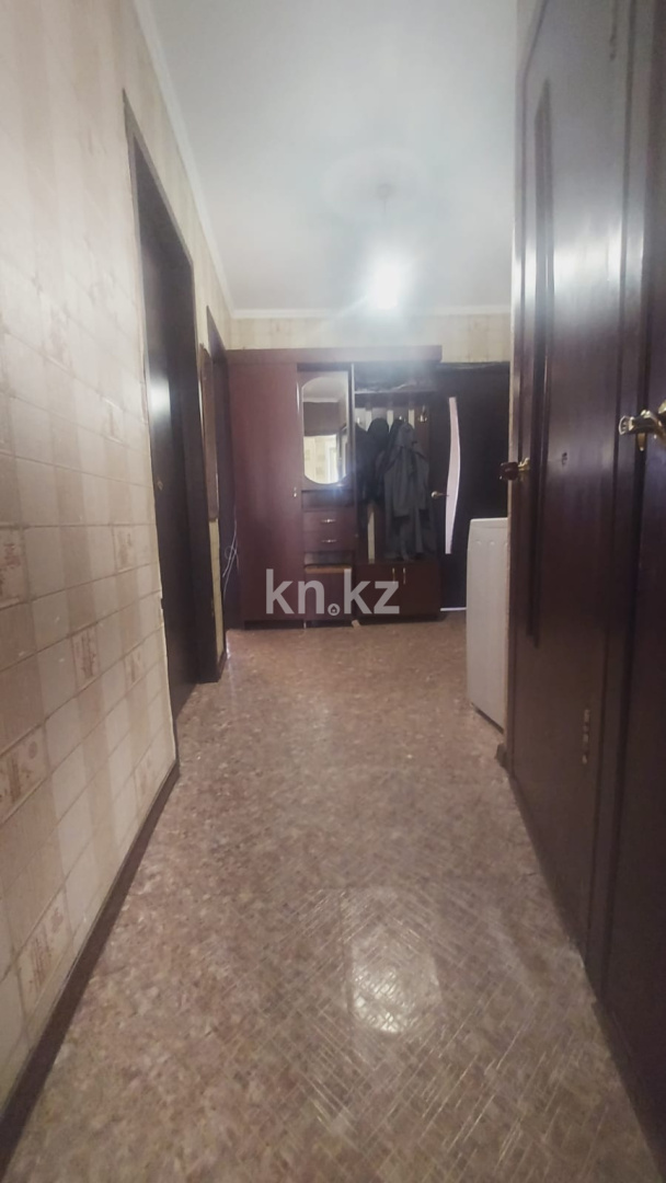 Продажа 4-комнатной квартиры, 76 м², 1 кв-л, дом  14 в Караганде - фото 13