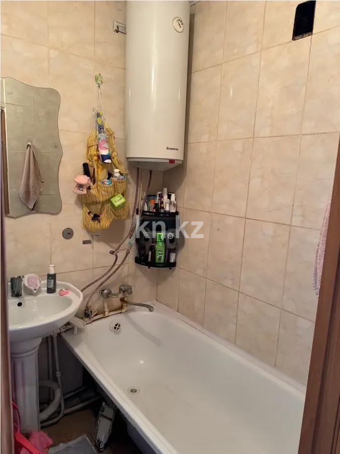 Продажа 2-комнатной квартиры, 44 м², мкр-н 15, дом  15 в Караганде - фото 4