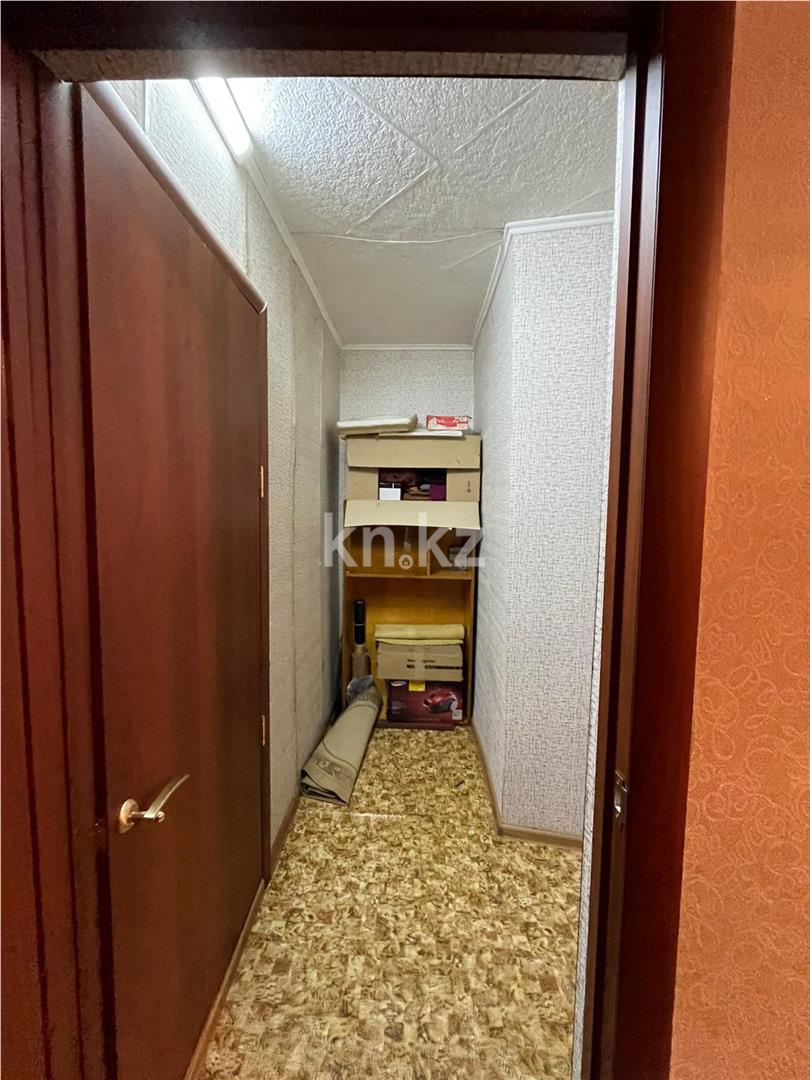 Продажа 1-комнатной квартиры, 30 м², 18 мкр. - Продажа  однокомнатных квартир в Караганде с фото фото 10 из 13